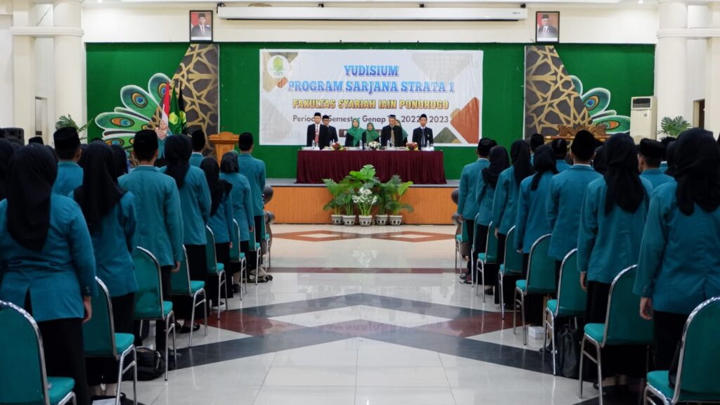 Mahasiswa Fakultas Syariah Ikuti Yudisium Resmi Sandang Gelar