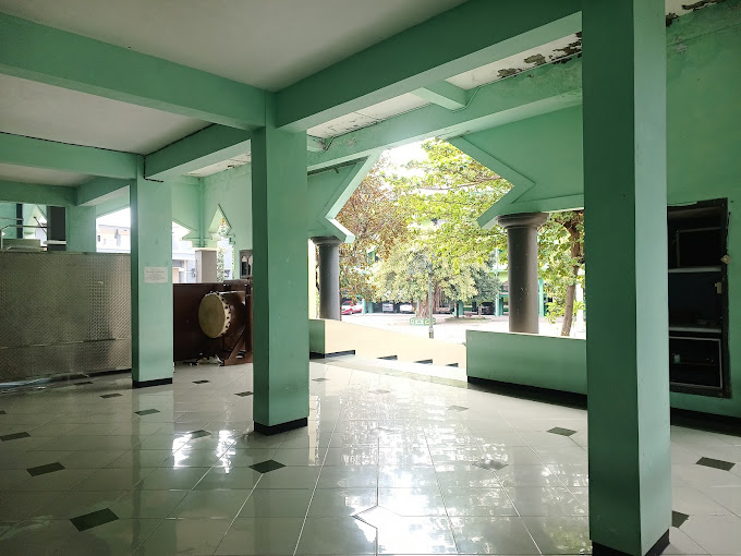 Masjid Ulinnuha - serambi